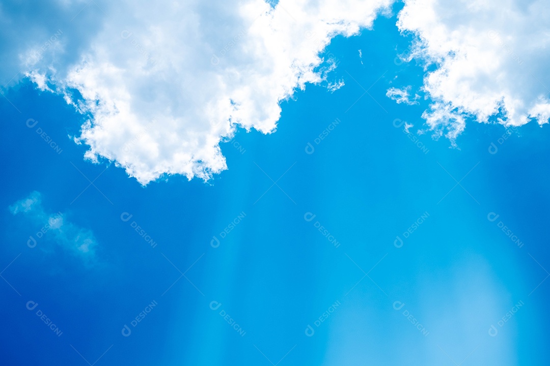 lindas nuvens brancas no céu azul perfeito para o fundo