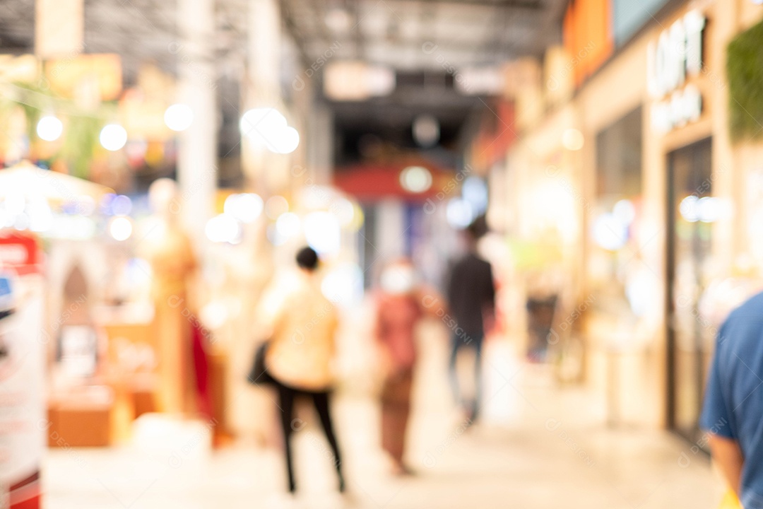 Pessoas sobre shopping andando trabalhando