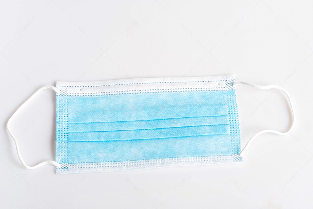 máscara médica antiviral para proteção contra vírus em fundo branco, fique em casa