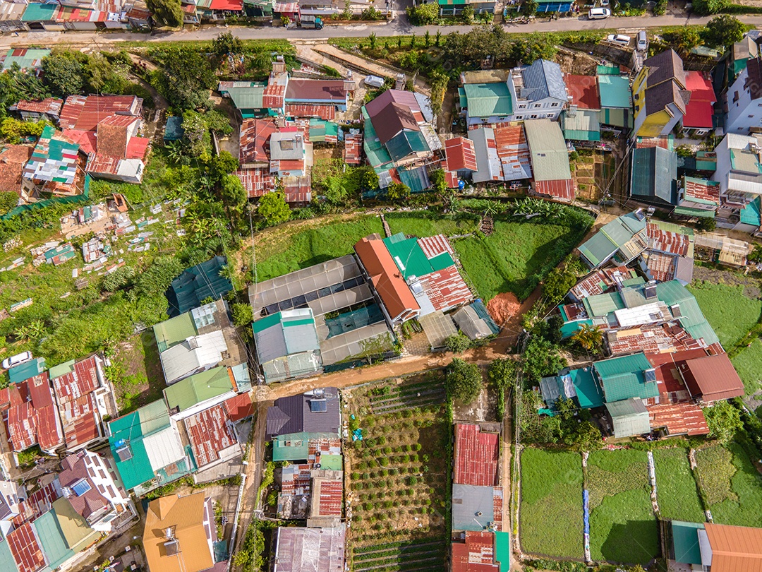 Paisagem na cidade de Da Lat, Vietnã é um destino turístico popular. Cidade turística no Vietnã desenvolvido. (vista aérea do drone)