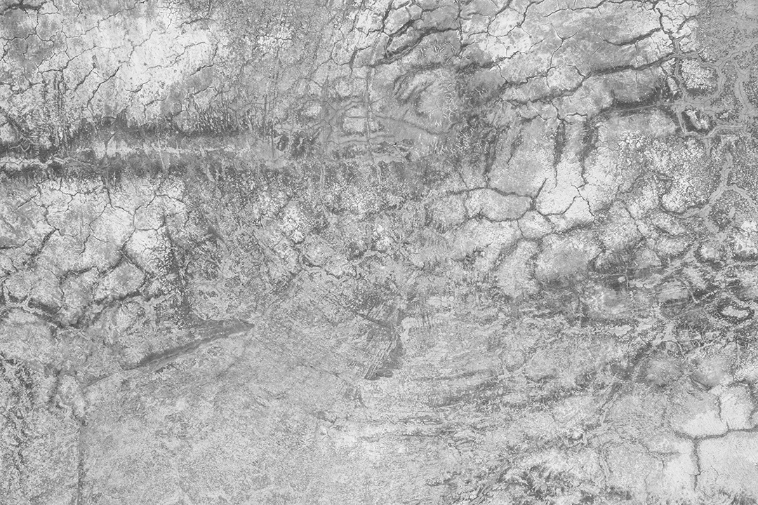 Velho muro de concreto em preto e branco, parede de cimento, parede quebrada, textura de fundo