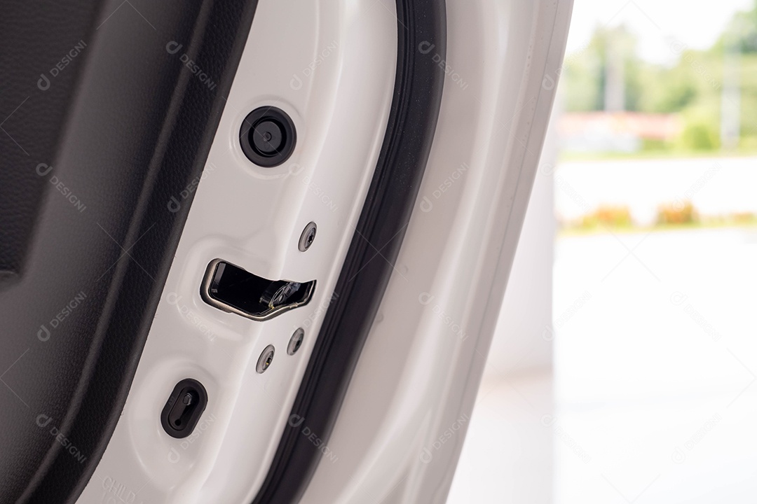 Ranhura da fechadura da porta do carro Foi instalada na porta do carro Para segurança no interior do carro