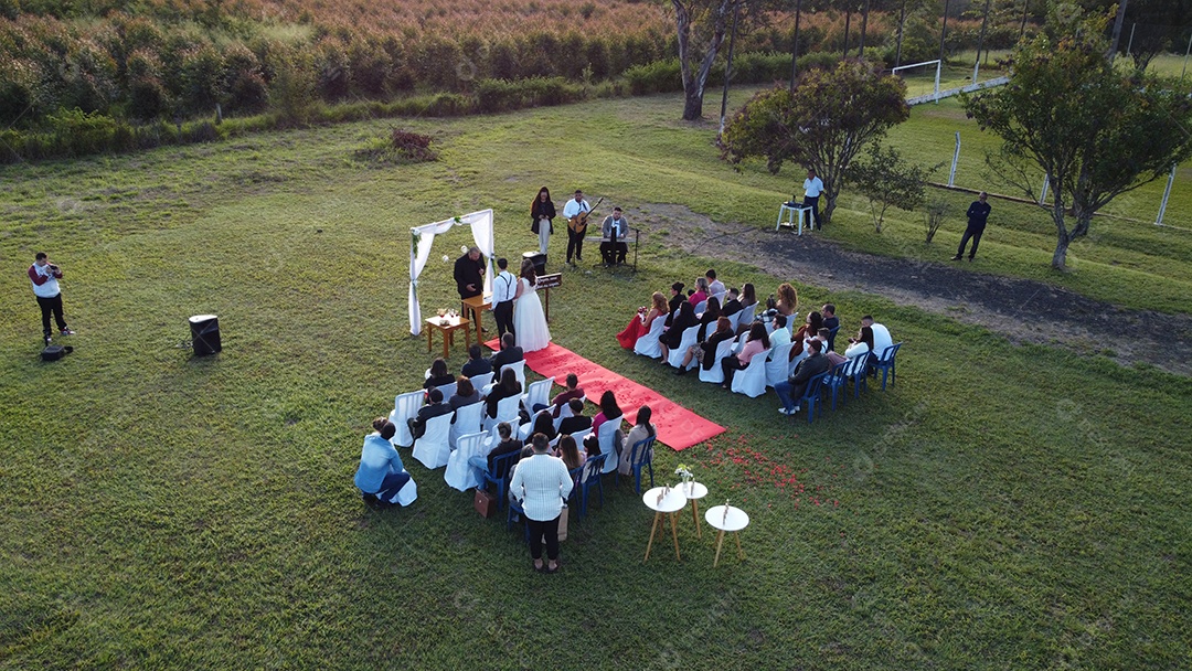 Evento de pessoas sobre parque floresta