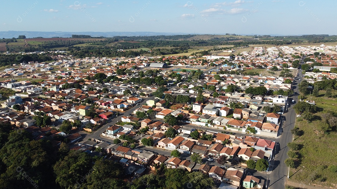 Vista aerea de uma cidade casas pessoa bairros