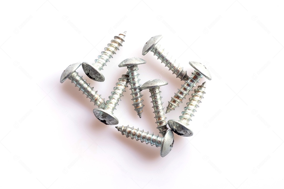 parafusos isolados em fundo branco