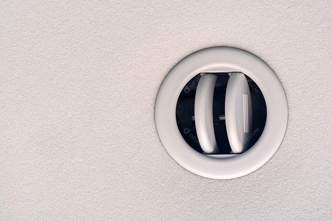 saídas de ar no carro Foi instalado dentro do carro para ajustar a temperatura e conforto na cabine