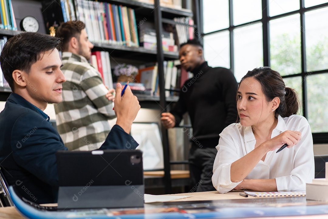 Grupo de arquitetos de diversidade discutem e criticam o projeto