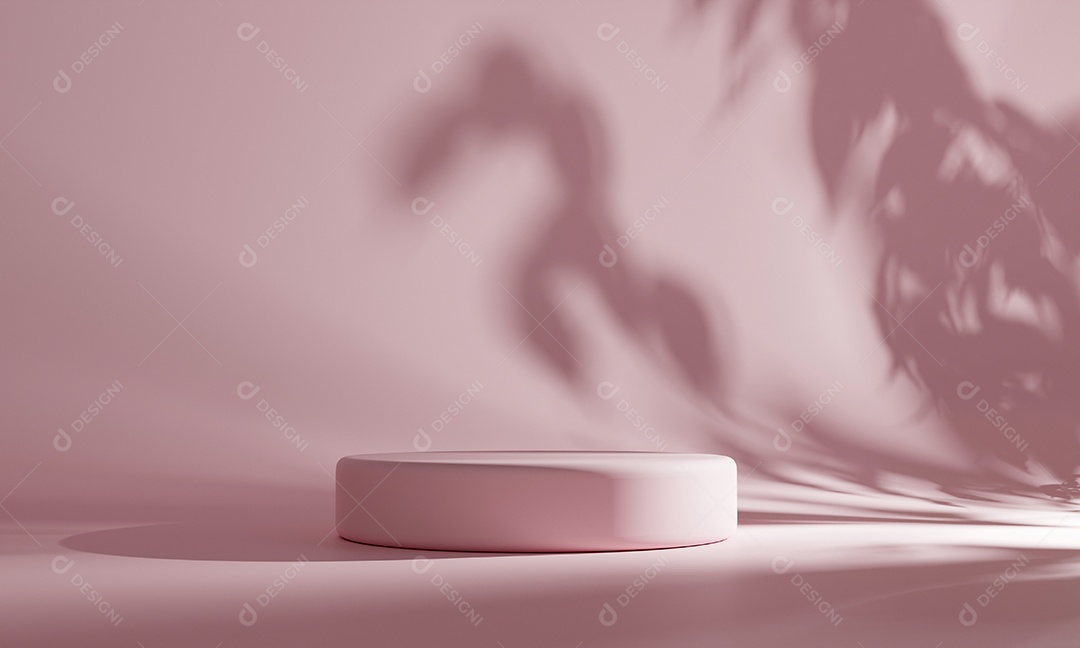 Pódio de estilo minimalista em cor pastel rosa com fundo de iluminação de sombra de árvore ou planta. Conceito abstrato e objeto.