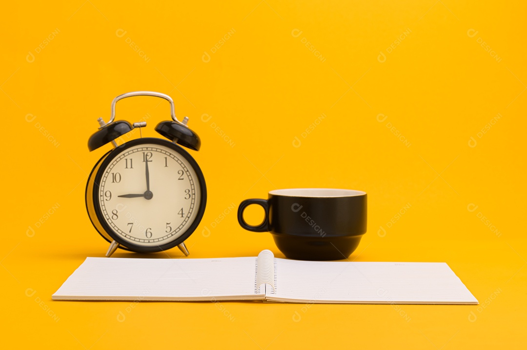 Leia livros para aumentar o conhecimento