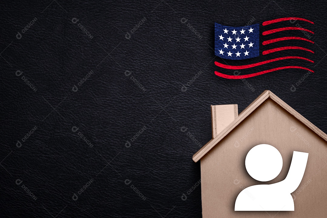 Pessoas em casa e esperando com bandeira americana. Chegada em casa e conceito de família. Dia do Memorial e conceito do Dia da Independência. Sentindo sua falta e amando o soldado no tema da guerra no exterior.