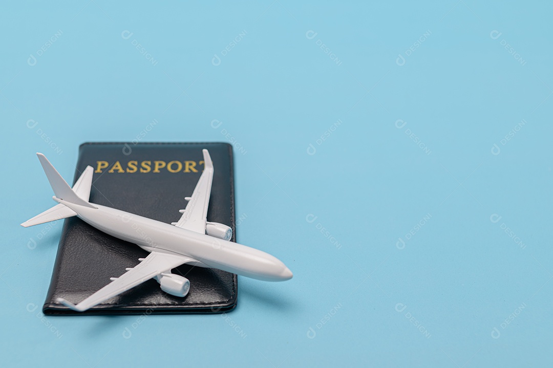 Fazendo negócios e viajando ao redor do mundo e negociando em todo o mundo.