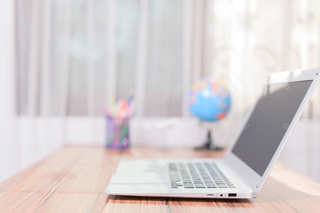 Computador, notebook, na mesa