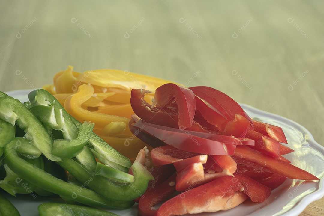 Pimentos doces amarelos, vermelhos e verdes