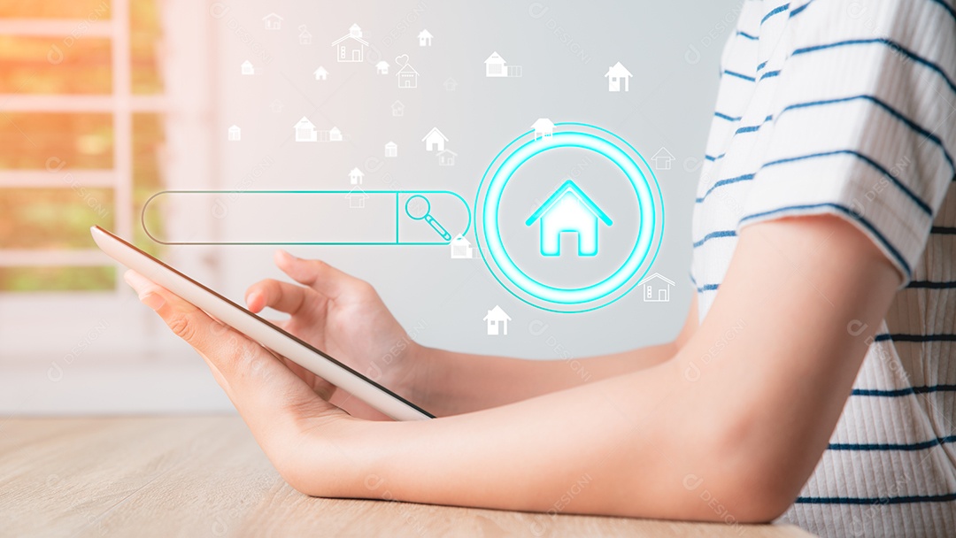 Mulheres asiáticas em busca de informações sobre casa