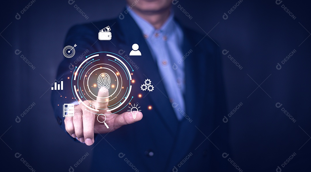 Homem de negócios que usa o telefone móvel esperto. Internet global de negócios