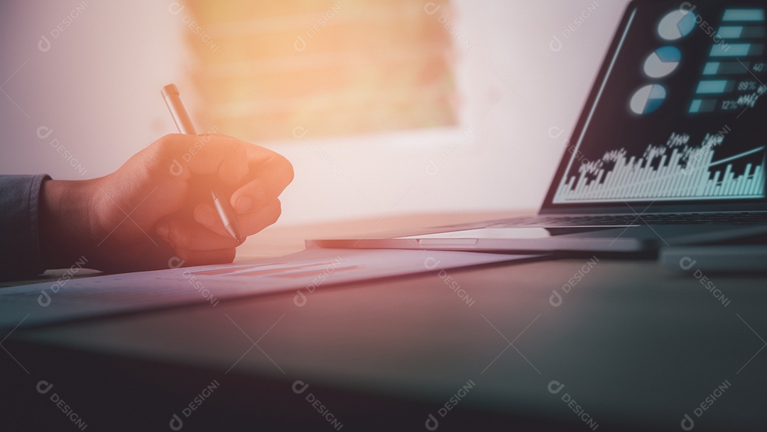 Coleta de dados e trabalho estatístico.