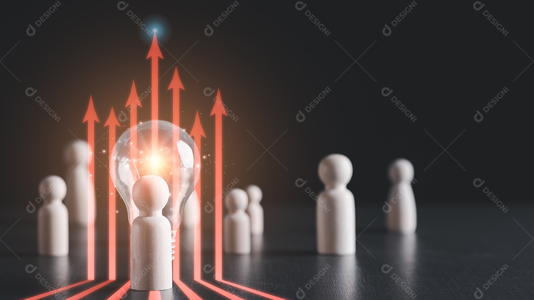 Uma lâmpada e uma boneca de madeira na mesa.