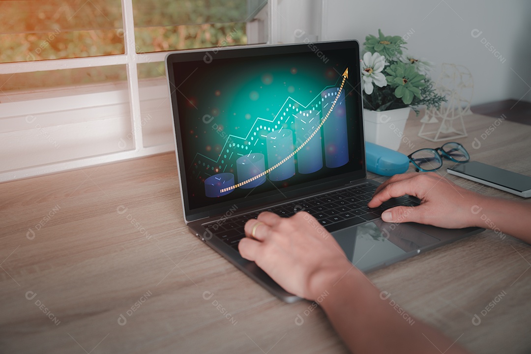 Os gráficos de crescimento estão no laptop do computador