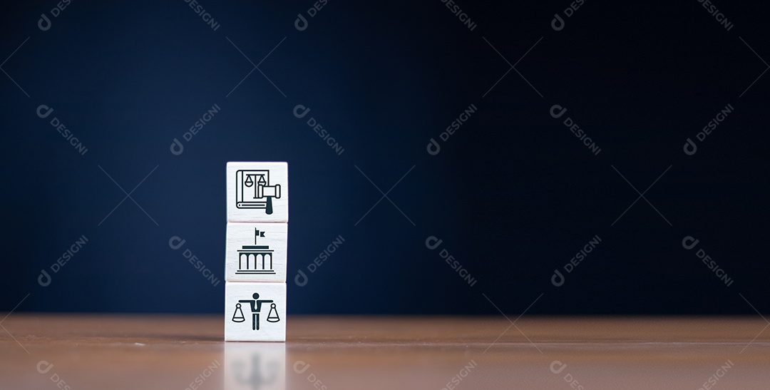 Forma de bloco de cubo de madeira com justiça legal de lei de ícone negócios jurídicos