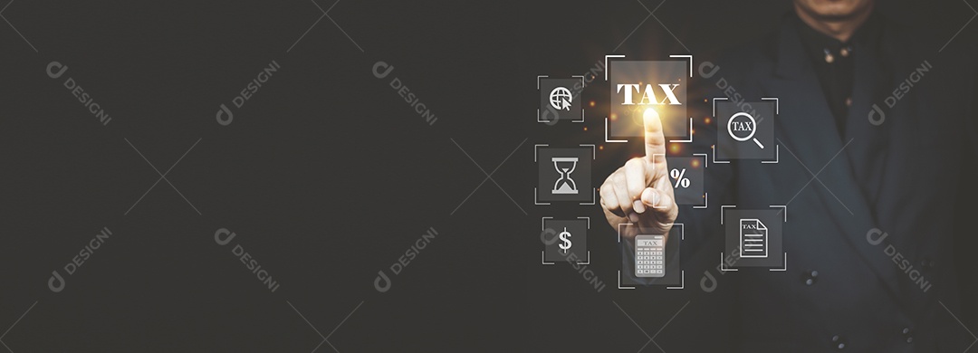 Mão de negócios clica na tela virtual para declaração de impostos on-line para impostos