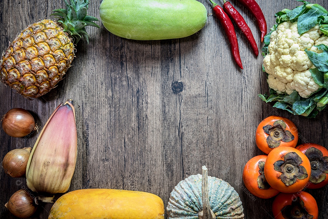 Frutas e legumes orgânicos naturais tropicais asiáticos livres de produtos químicos.