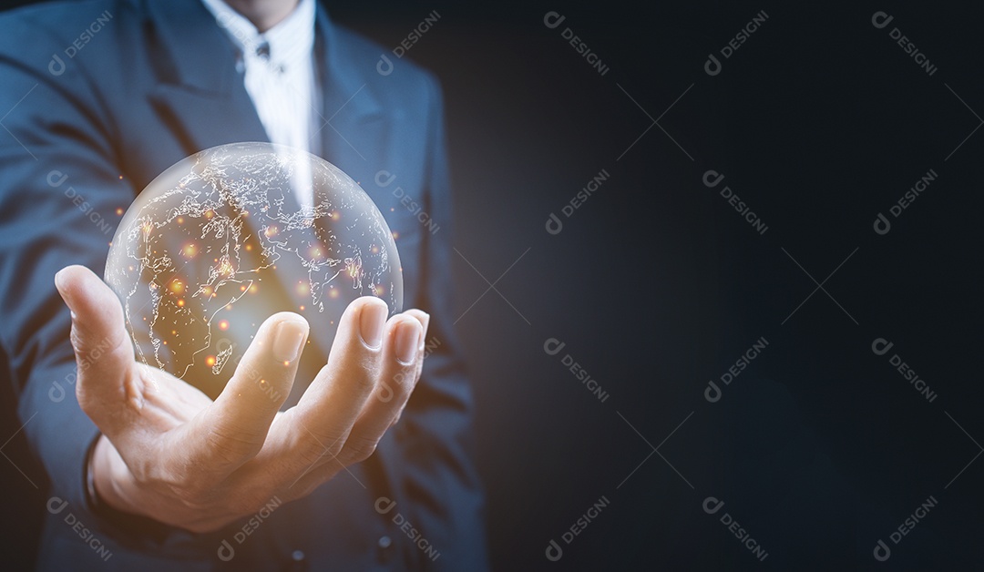 Mão segurando o mundo virtual com espaço de cópia para informação de tecnologia e conceito de transformação.