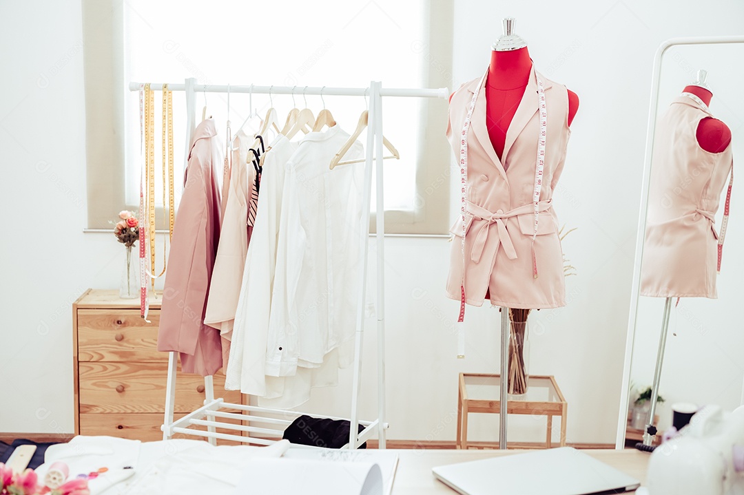 Fundo de oficina de estúdio de showroom de designer de moda com novo.