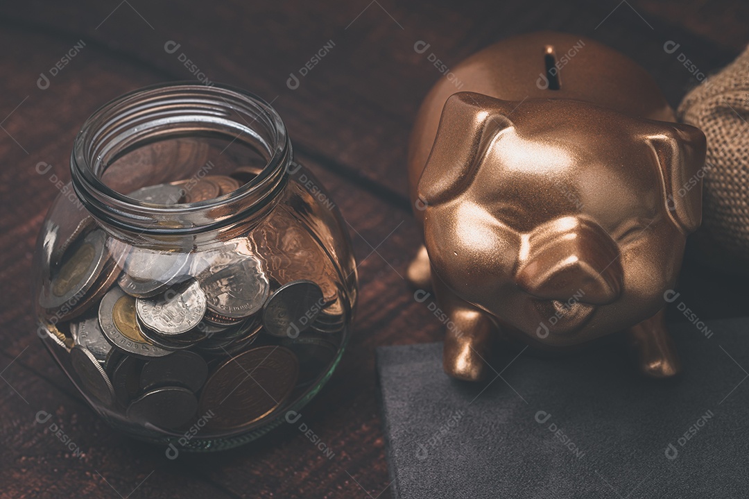 Economizar dinheiro, investir ações, renda financeira