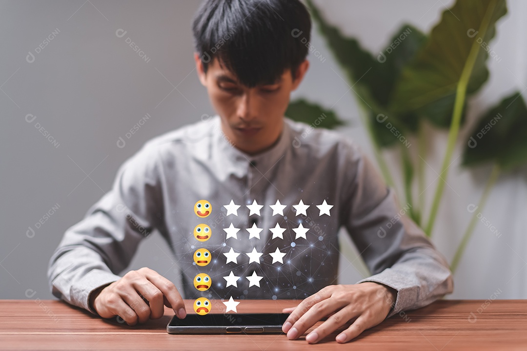 Feedback de satisfação da avaliação do cliente, o usuário avalia a experiência