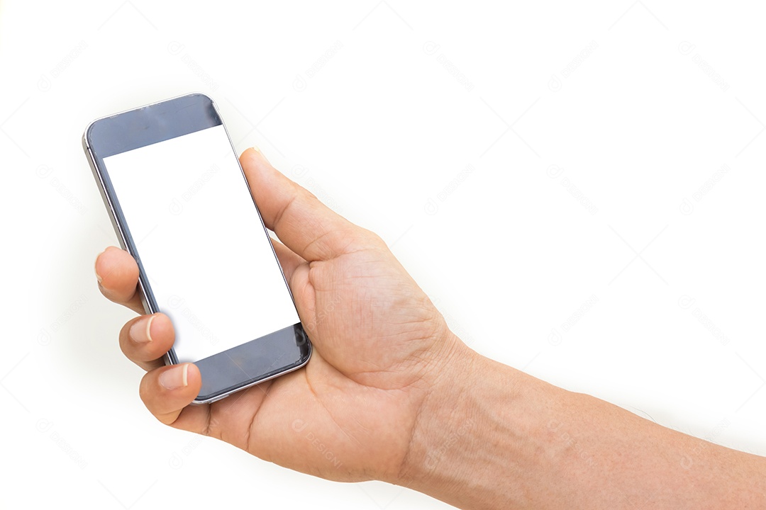 Smartphone na mão feminina isolado no fundo branco