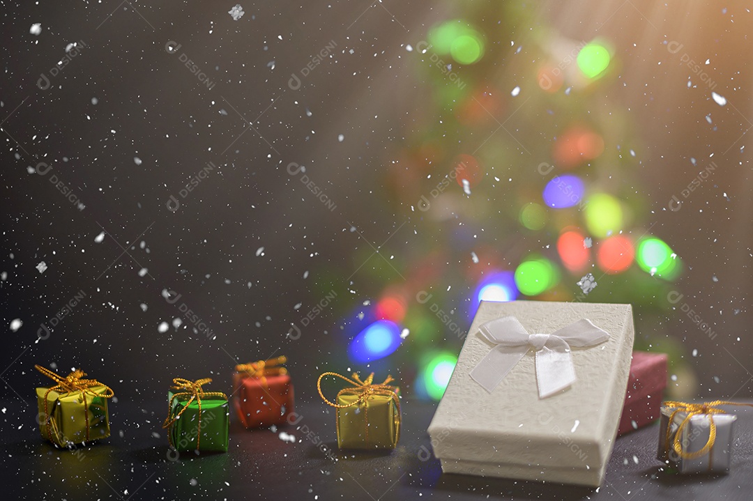 Fundo de noite de neve de caixa de presente de feliz natal