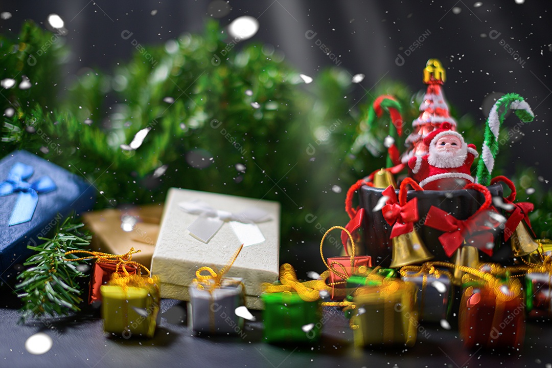 Fundo de noite de neve de caixa de presente de feliz natal