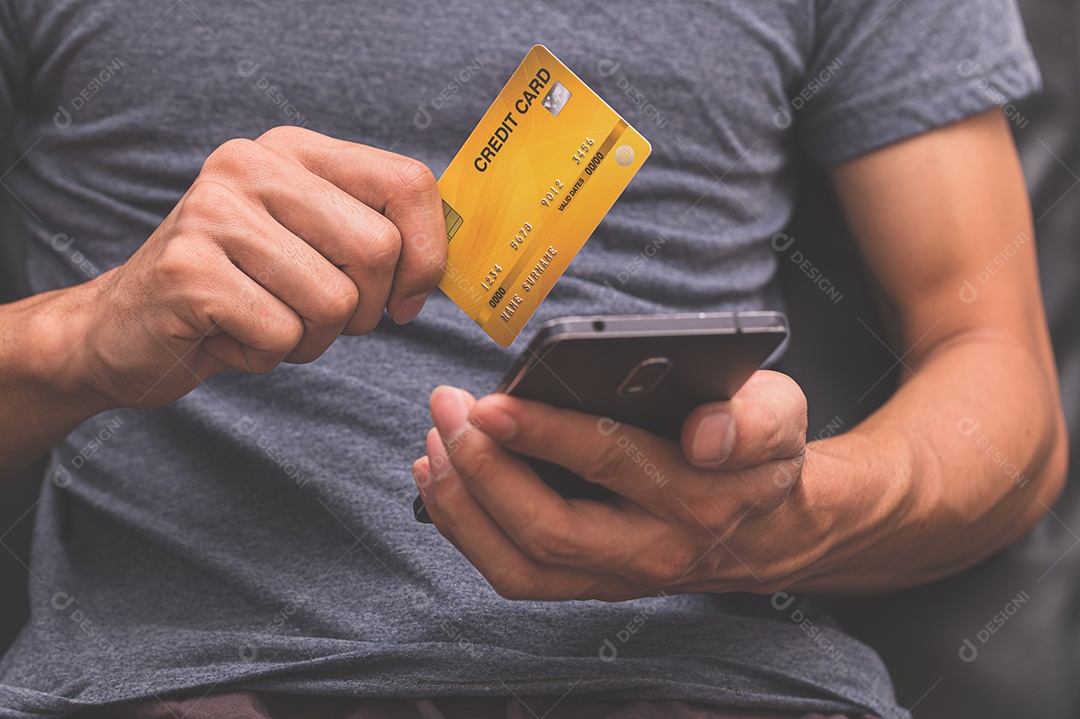 Cartões de crédito ou empréstimos através de smartphones