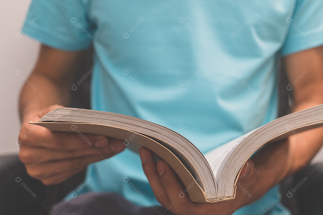 Conceito de ler o amor