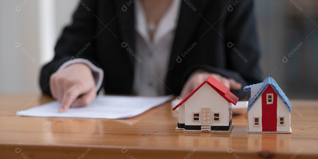 Contato atual da empresária do contrato de seguro residencial