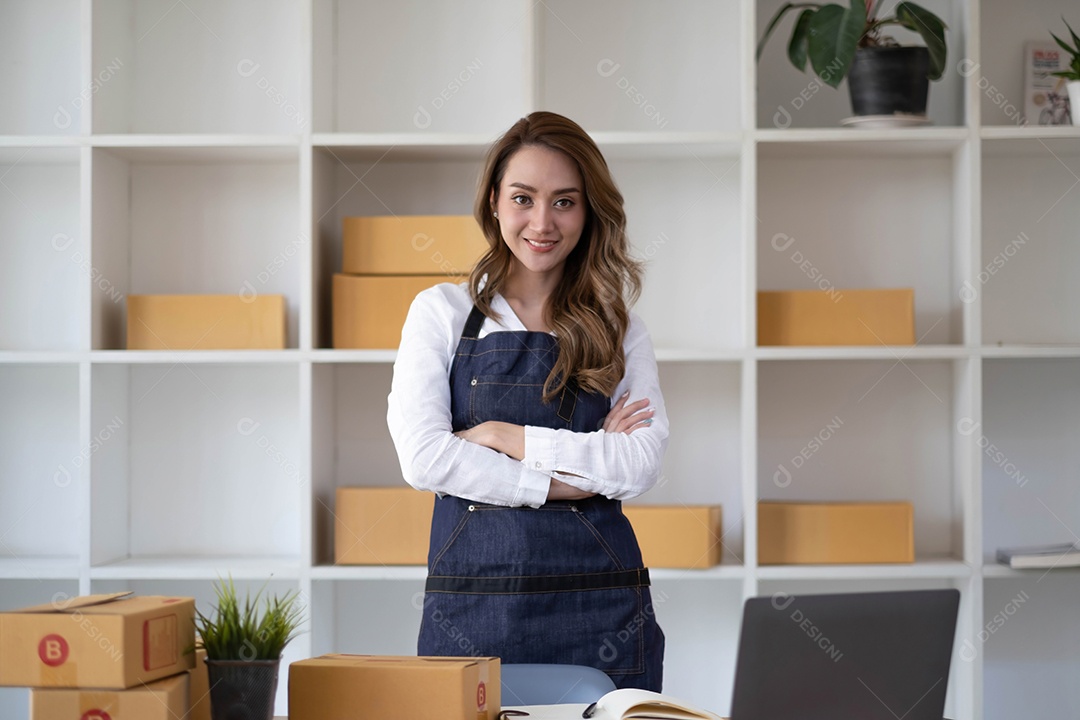 Retrato de iniciar pequenas empresas Proprietárias de pequena empresa