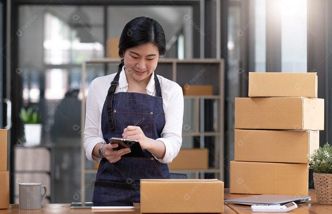 Retrato, empresário, jovem mulher asiática, negócio autônomo