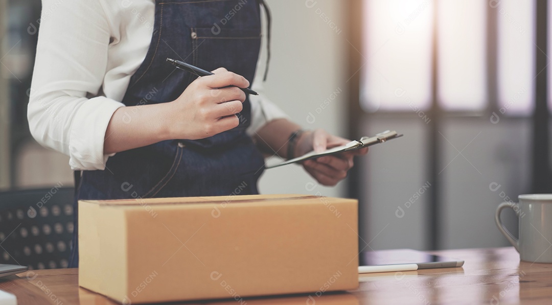 Empresários Pequenos Negócios PME Homens independentes trabalham em casa