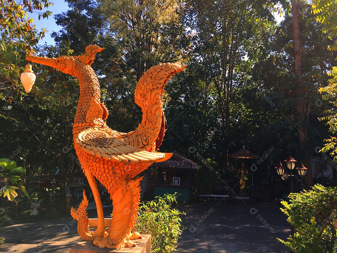 Estátua sobre lugar turístico