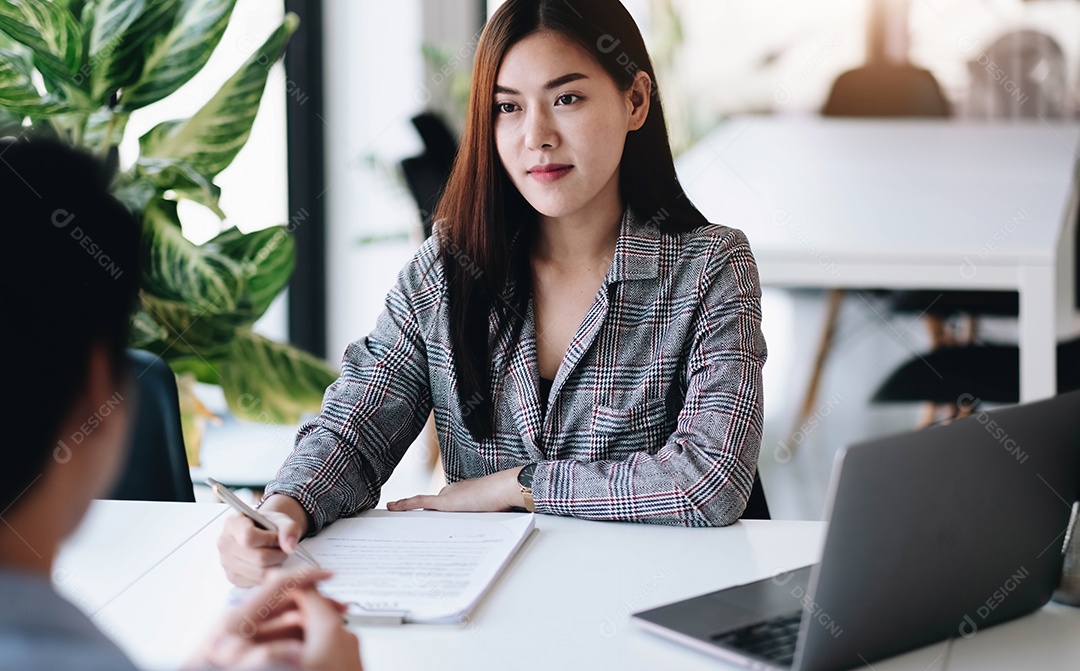 Entrevista de emprego no escritório