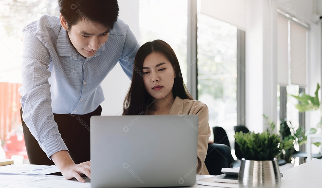 Grupo de equipe profissional, parceiros de negócios trabalhando juntos