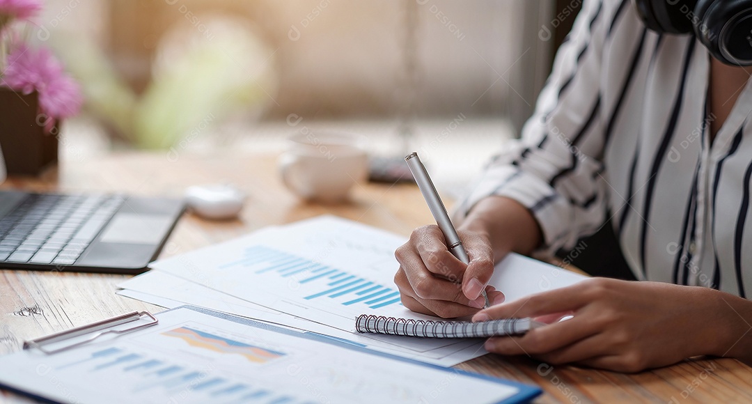 E-learning, educação digital, conceito de trabalho em casa.