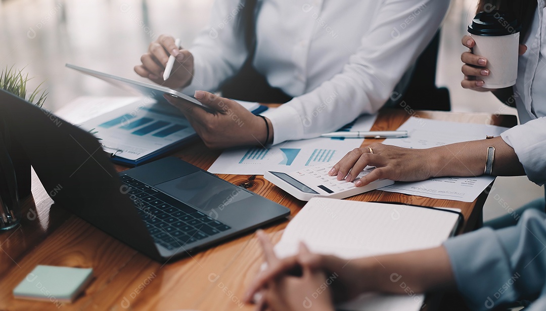 Jovens de Empresários Reunião Conferência Discussão Corporativa