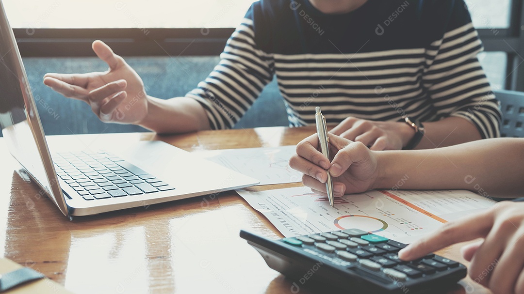 Jovens de Empresários Reunião Conferência Discussão Corporativa