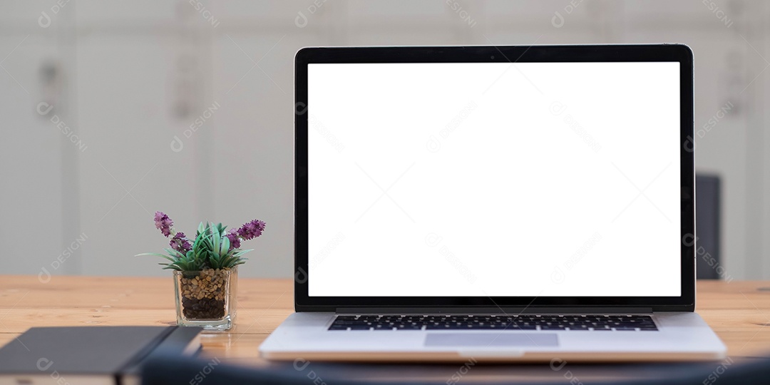 Computador portátil de tela em branco e fundo do espaço de trabalho