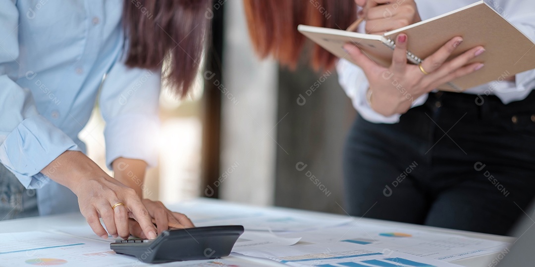 Jovens de Empresários Reunião Conferência Discussão Corporativa