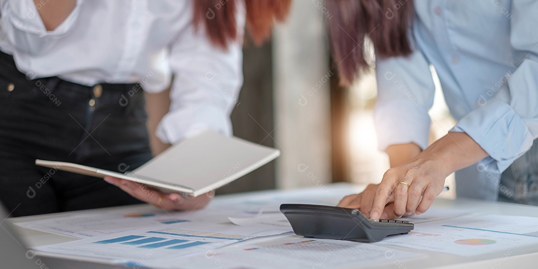 Jovens de Empresários Reunião Conferência Discussão Corporativa