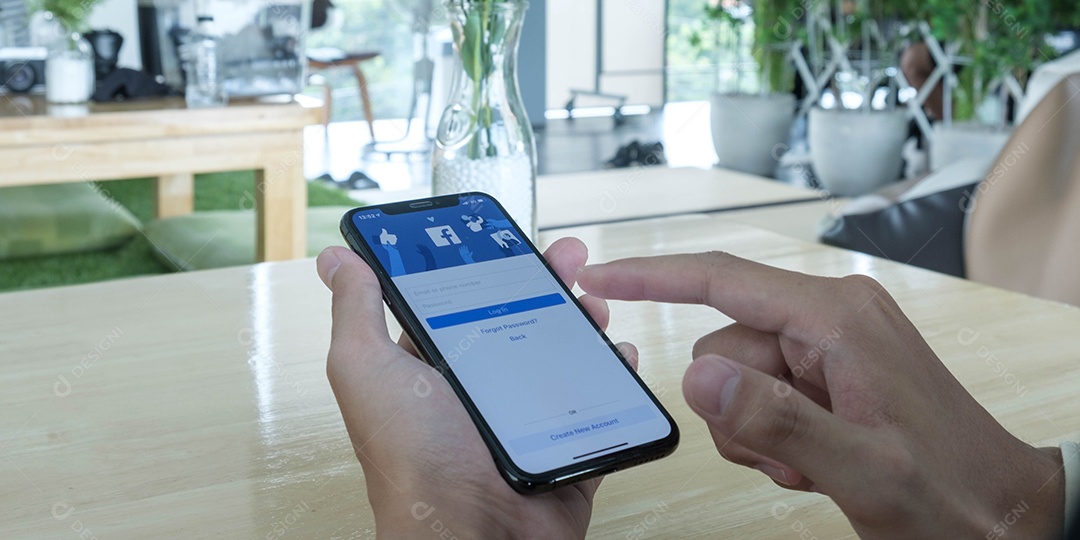 Celular iphone ícone facebook