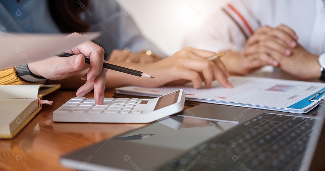 Jovens Empresários Reunião Conferência Discussão Corporativa