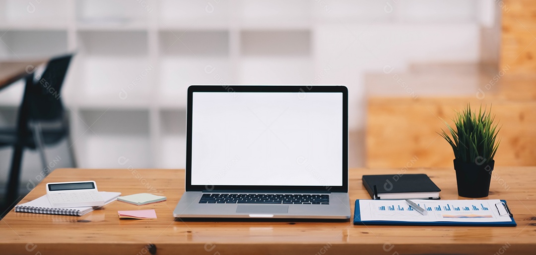 Computador portátil de tela em branco e fundo do espaço de trabalho